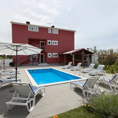 Holiday home In Mit Grosser Terrasse
