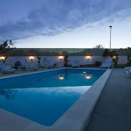 Holiday home In Mit Grosser Terrasse *